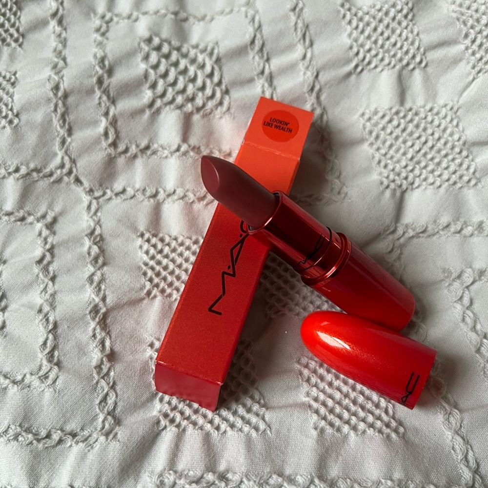 Mac Lookin’like Wealth lipstick